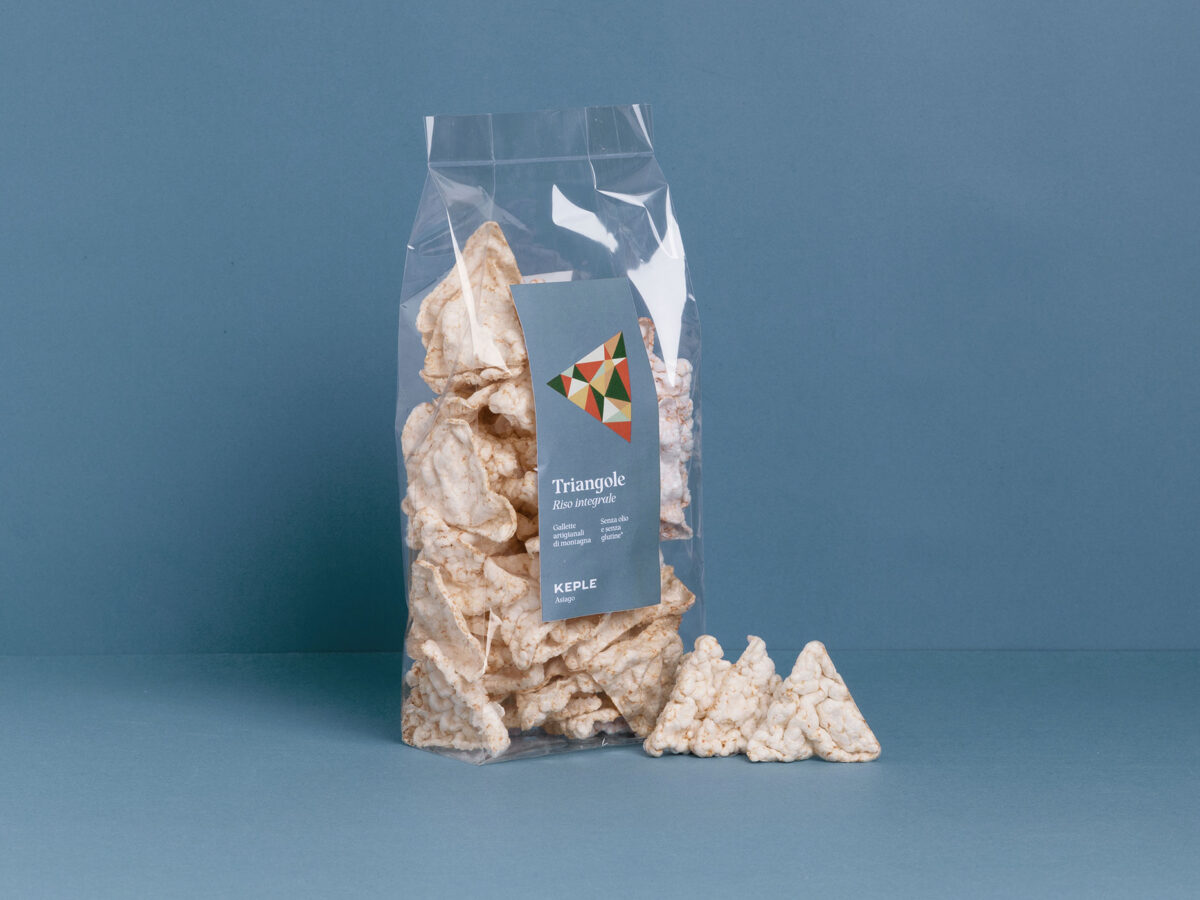Triangole artigianali di montagna con riso integrale