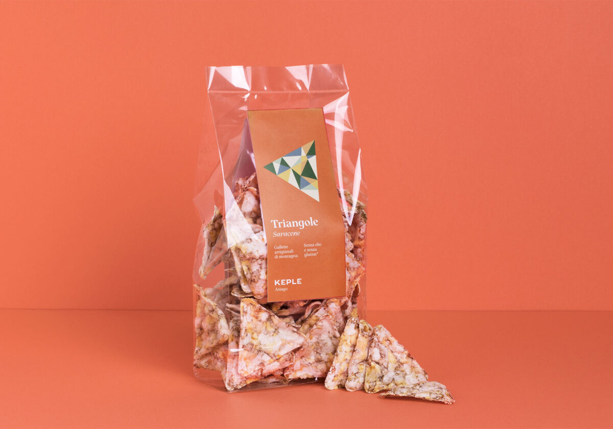 Triangole con grano saracene artigianali